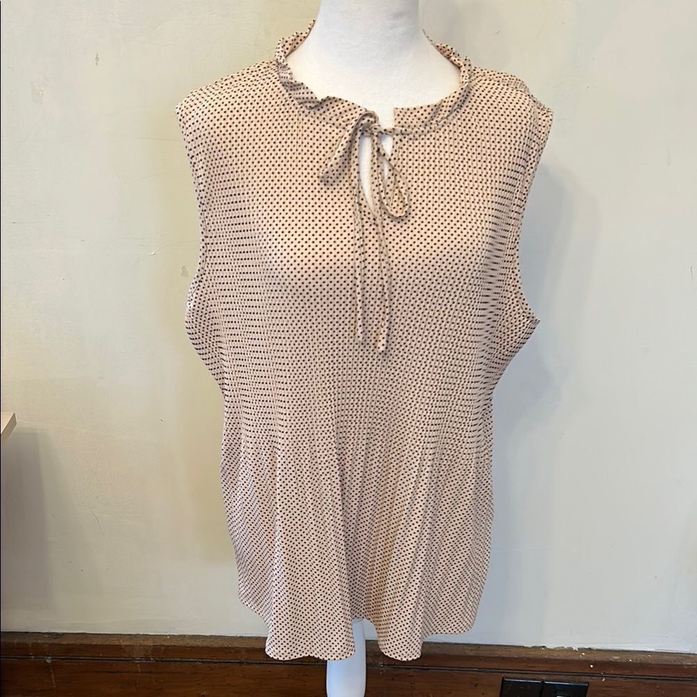 Adrianna Papell CreamPolka Dot Sleeveless Pleated blouse Size XL EUC